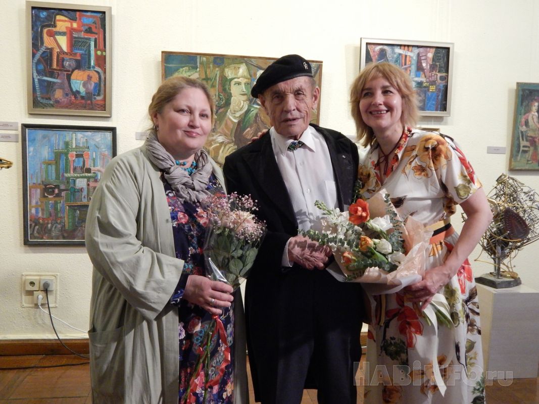 Выставка самобытного амурского художника Александра Реутова в ДВХМ