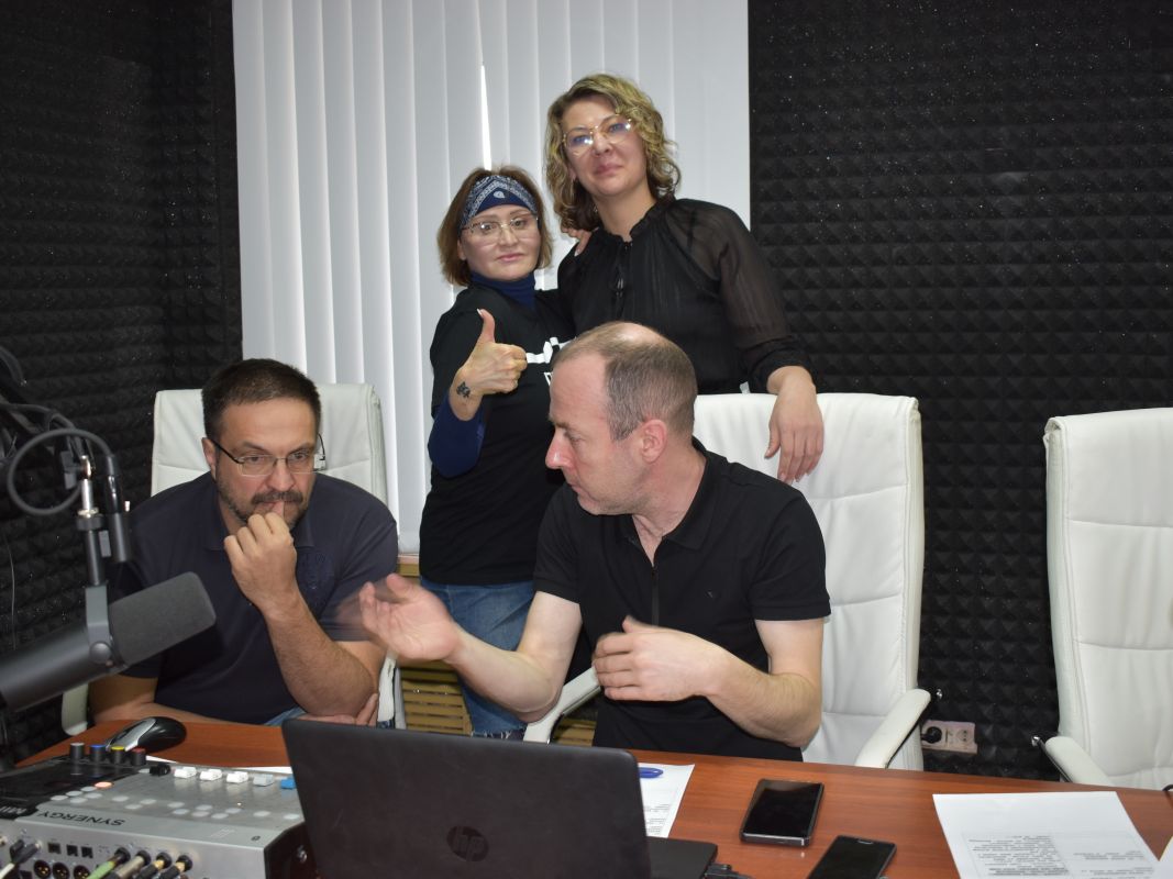 Как Питер оказался в Хабаровске: новое радио празднует свой первый день рождения