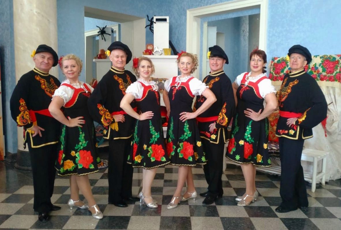 Танцуют все: Клуб «Реверанс» приглашает на краевой фестиваль-конкурс