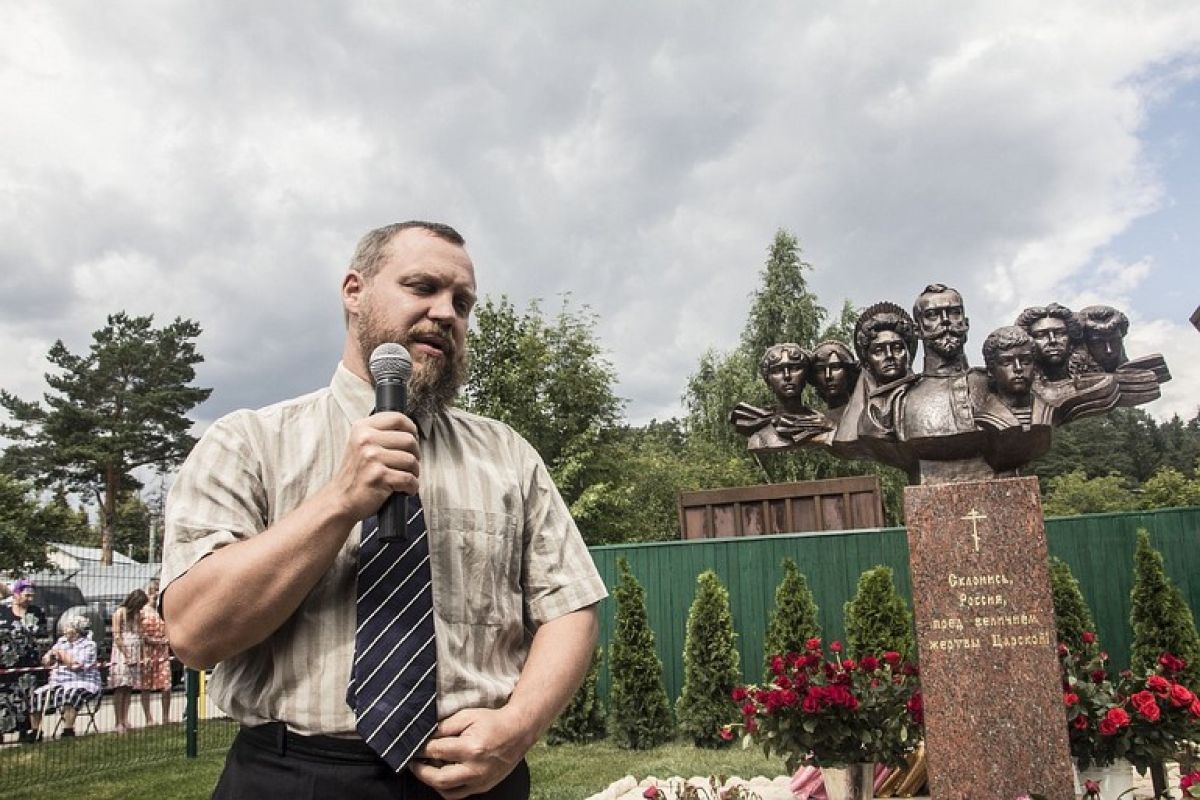 Семиглавая память: зачем Романовых увековечивать в Хабаровске? 