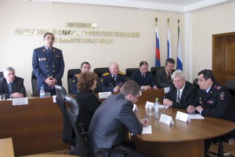 В новой должности начальника представил начальник управления режима и надзора ФСИН России Василий Федоров. Фото пресс-службы УФСИН по Хабаровскому краю