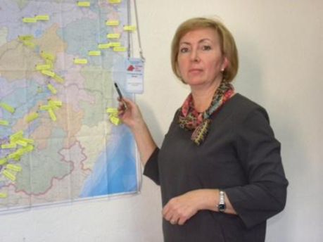 Валентина Парфенова из аптечного пункта "деревни" Ванино неожиданно для всех вознеслась в кресло руководителя "Фармации". Сегодня она говорит, что дела у предприятия идут хорошо.