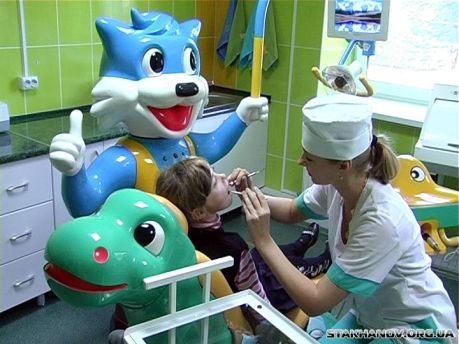Более 60 юных посетителей были осмотрены врачами-стоматологами и получили «паспорта стоматологического здоровья»