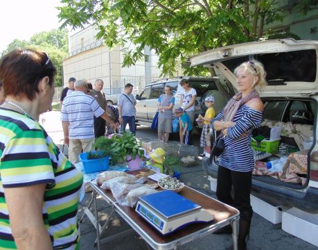 Ольга Чубарова из с. Сосновка предлогает не только готовую продукцию, но и живую птицу