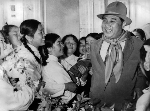 Ким Ир Сен на встрече с воспитанницами корейских детских домов, март 1961 года. Фото предоставлено Генкосульством КНДР
