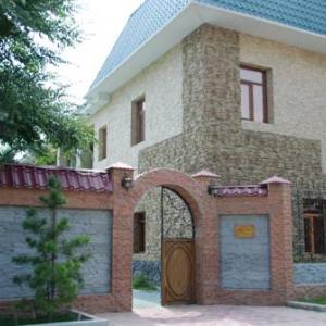 Этот дом по Аэродромной, 16 позиционируется как ресторан армянской кузни и гостиница