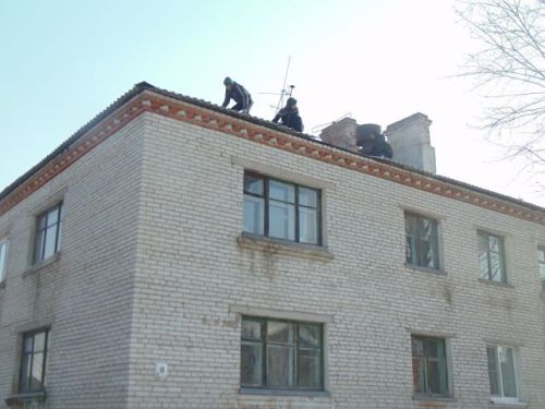 Верхолазы-узбеки работали без разрешительных документов