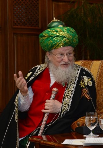 Накануне форму в Хабаровск приехал верховный муфтий Талгат Таджуддин.