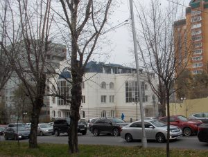 Авторы «бриллиантового» проекта уверяют: масштабная стройка не помешает соседям и водителям. Однако специалисты сомневаются в реалистичности этих обещаний. Фото Николая Петрова