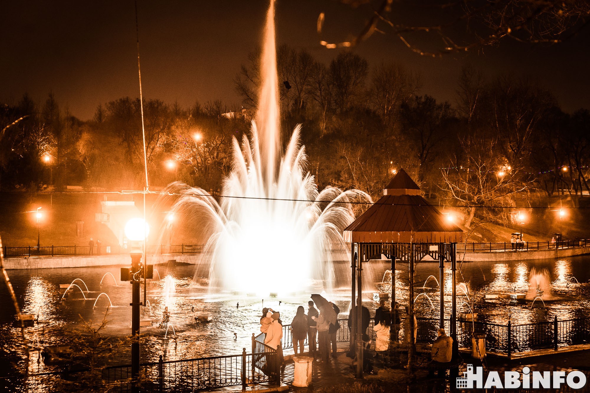 В Хабаровске открылся сезон танцующих фонтанов