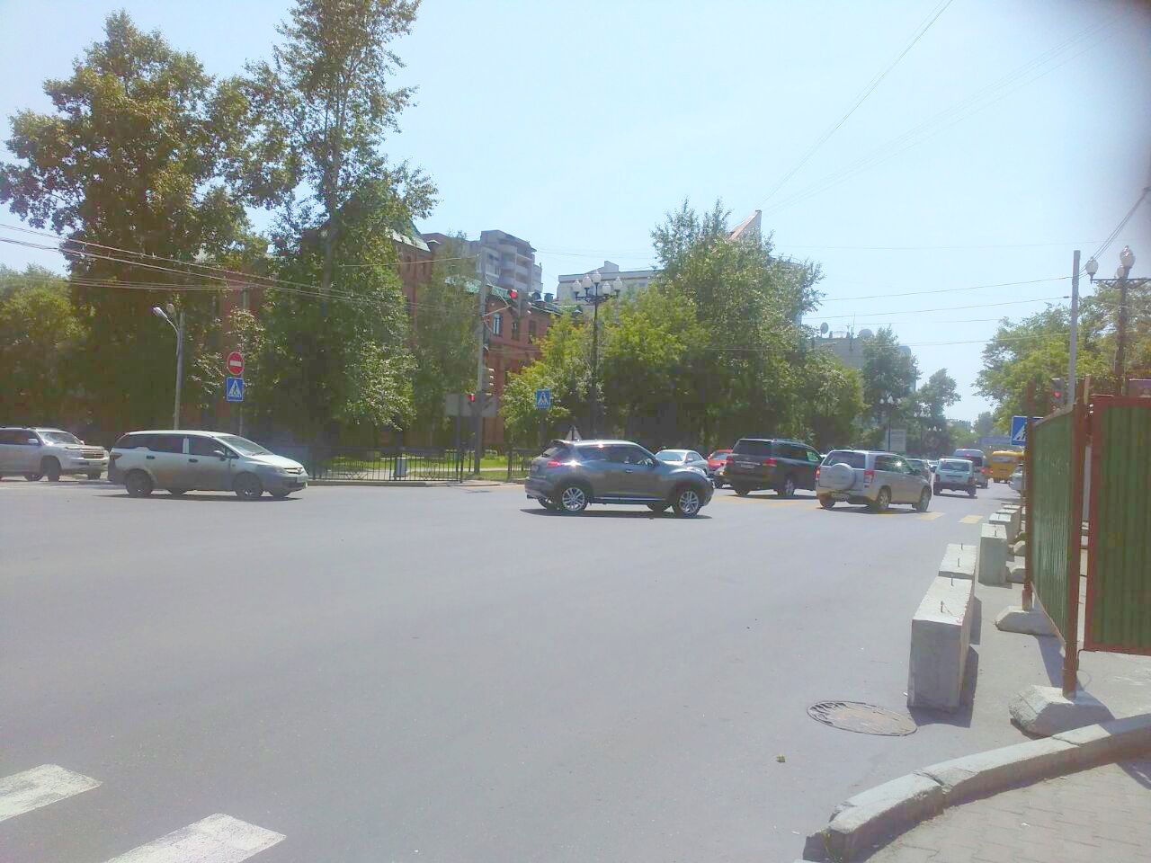 Тупик в центре города: улица Запарина закрыта для проезда почти на месяц