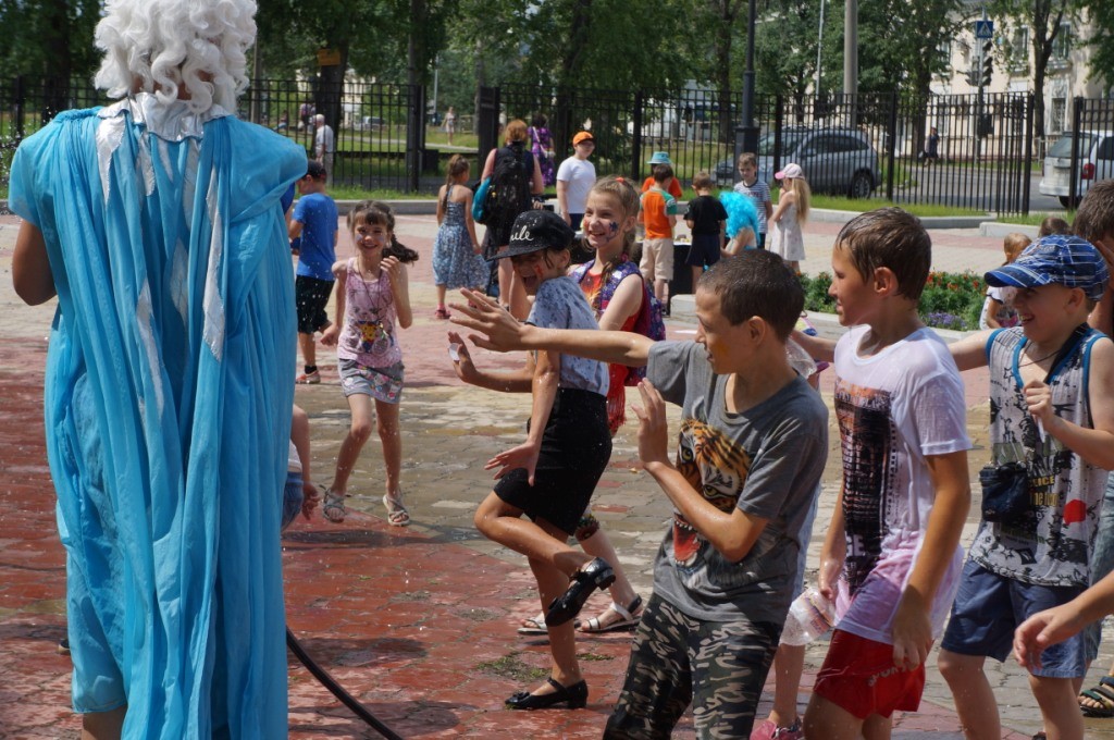 Сухим не ушел никто: День Нептуна отпраздновали в Хабаровске