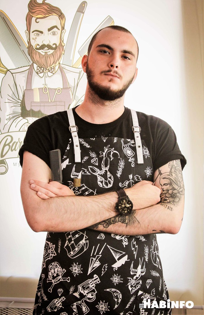 «Девушек я не люблю» - один из самых молодых парикмахеров в Хабаровске о своей работе