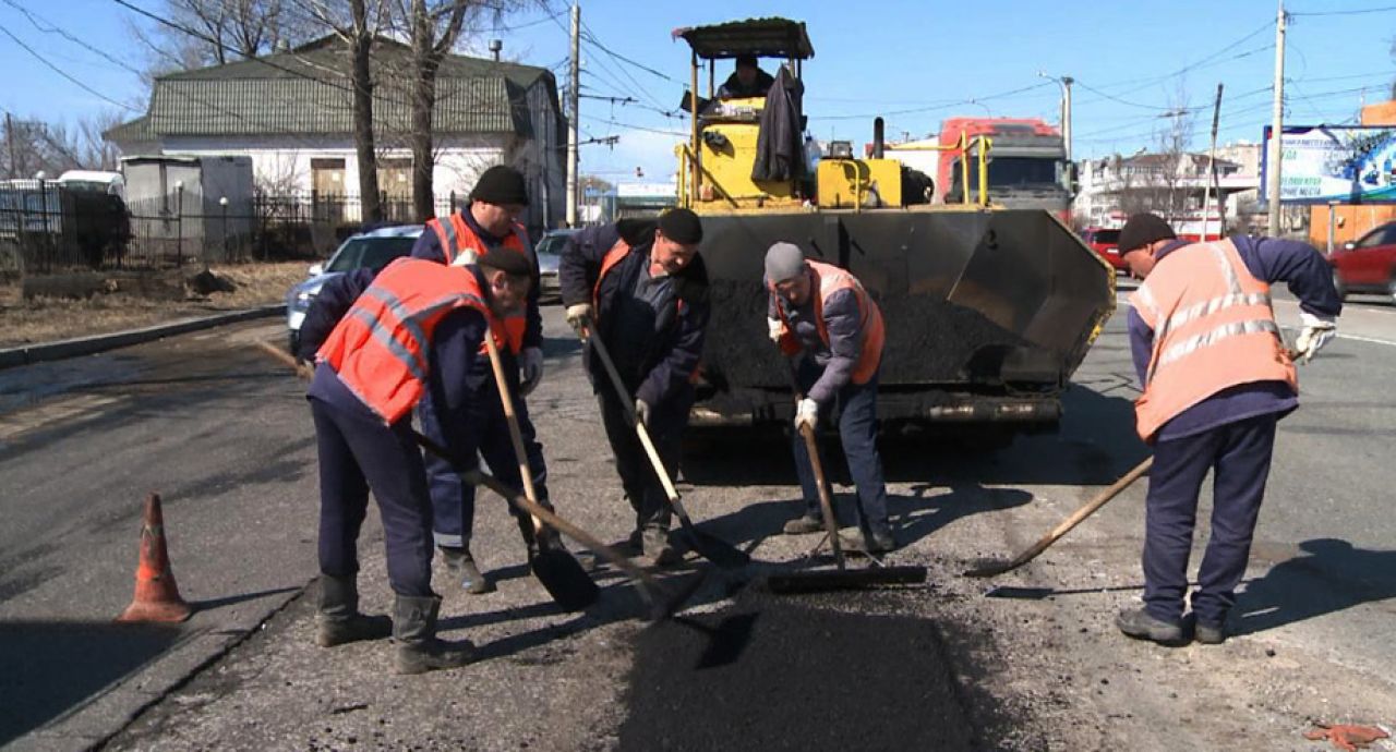 Дорожные службы ремонтируют трассу Хабаровск — Владивосток