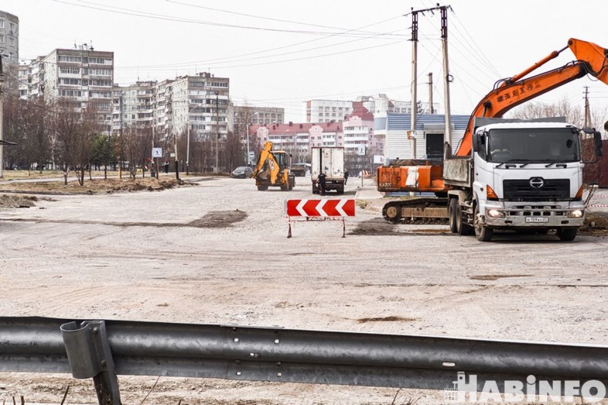 Два года - по пробкам. В Хабаровске наконец-то начали ремонт улицы Тихоокеанской