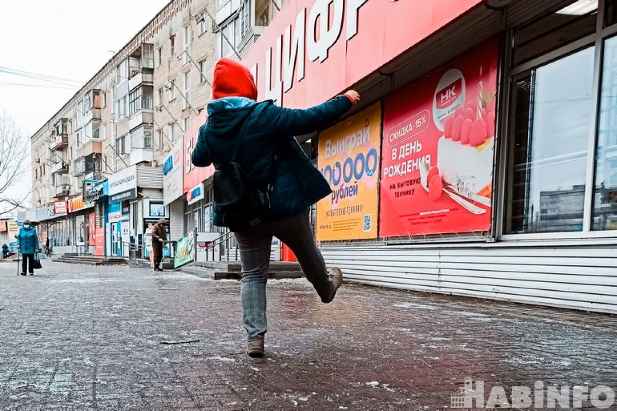 Снегодождь в Хабаровске: пробки, аварии, травмы и закрытые трассы