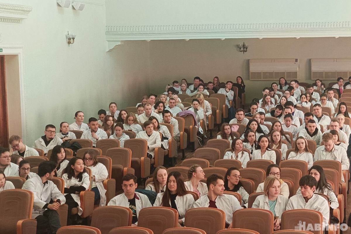 Выпускники ДВГМУ встретились с будущими работодателями