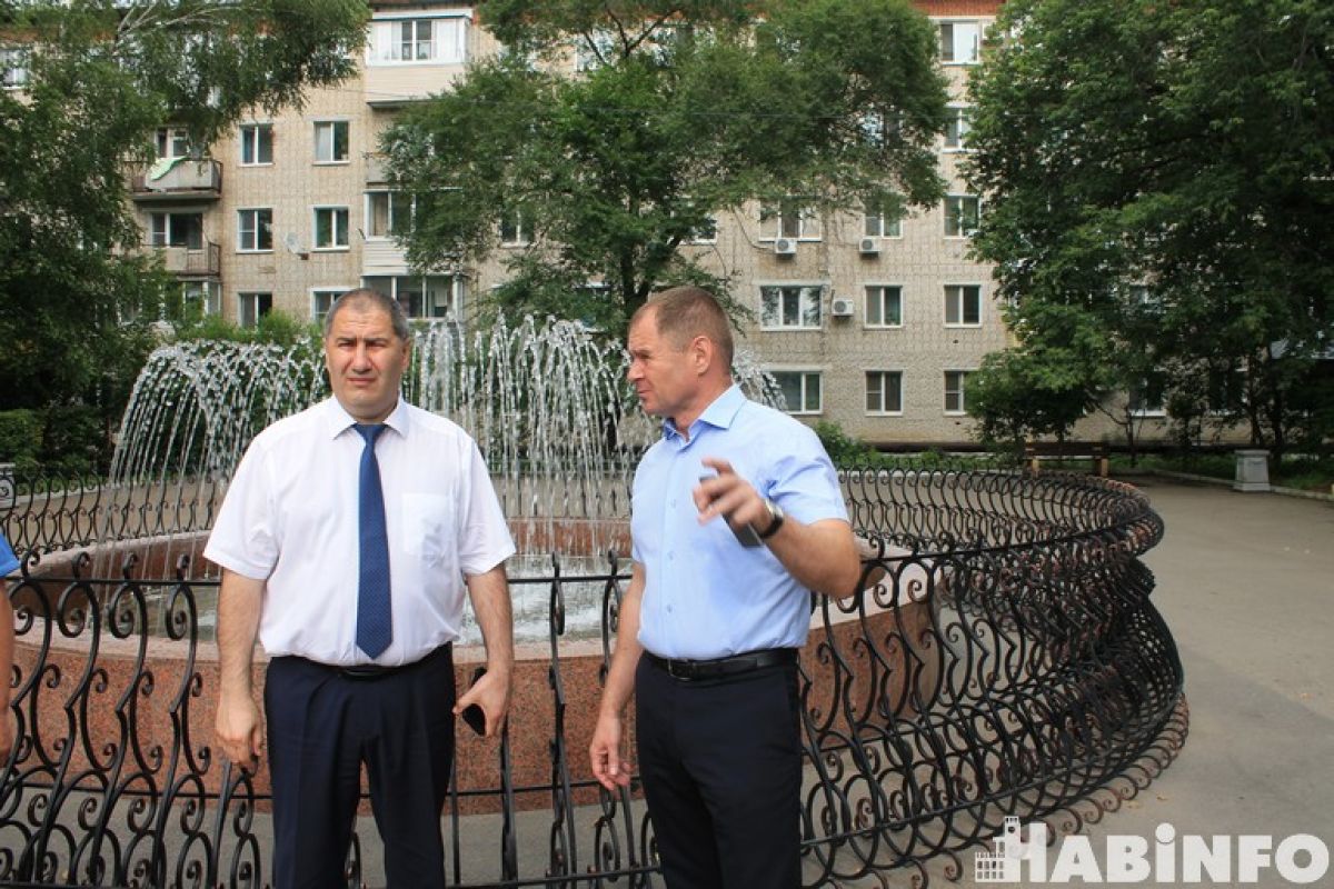 Министру Тюрину в Вяземском показали фонтан