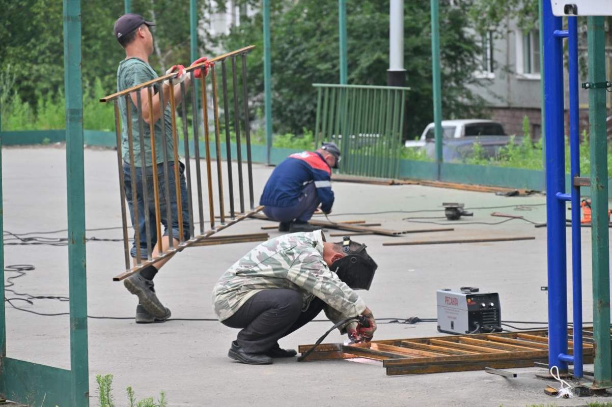 Восстановление спортплощадки в сквере «Самбо-90» находится на финальной стадии