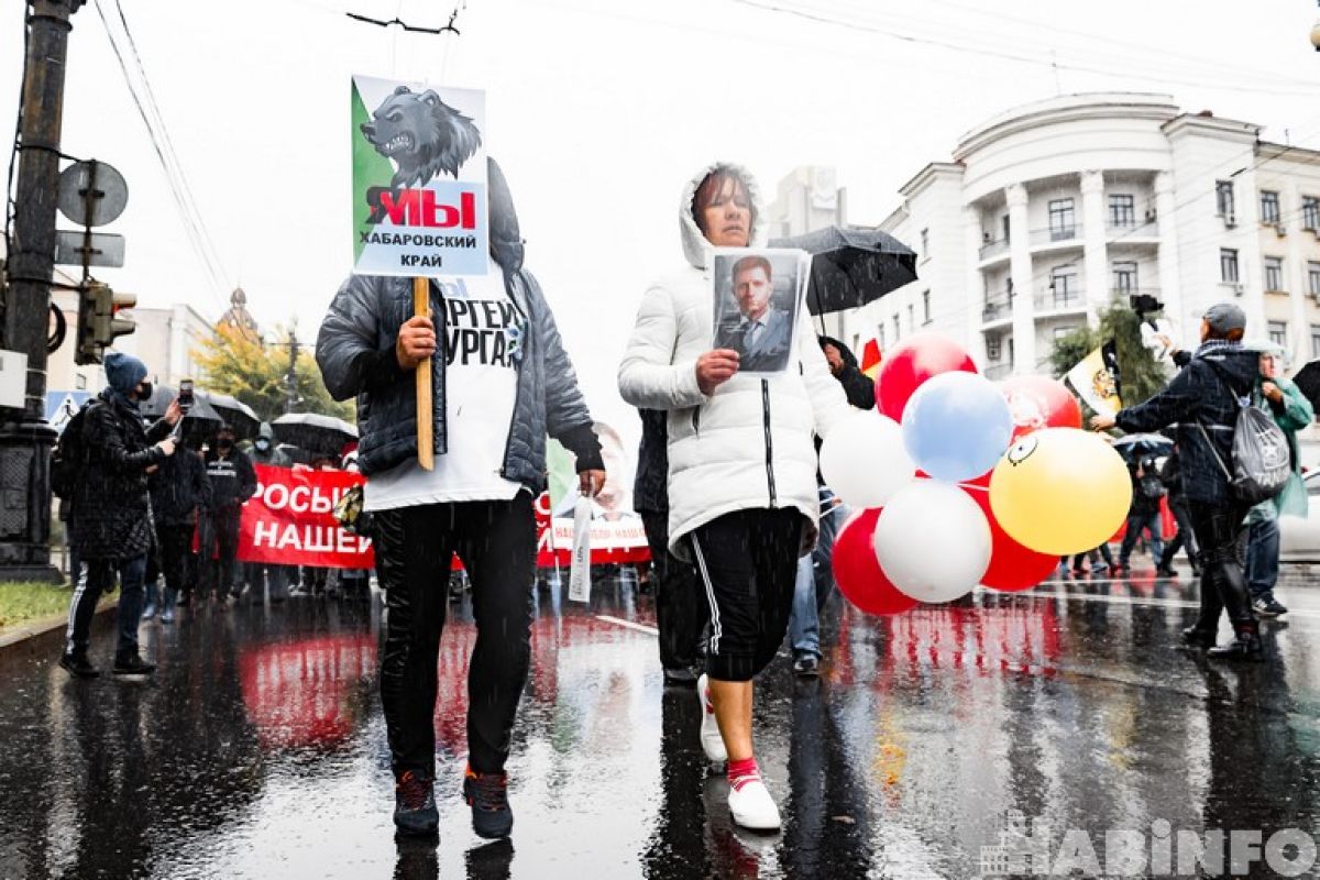 День ходьбы и музыки: пасмурная 13-я суббота протеста в Хабаровске