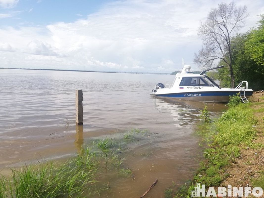 В Хабаровском крае спасатели патрулируют несанкционированные места купания
