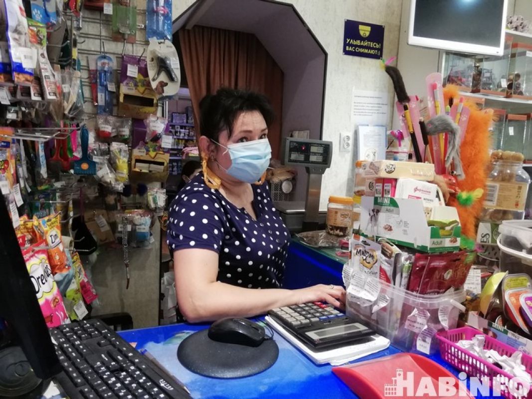 Без маски не пускать: в Хабаровске проверяют магазины и автобусы
