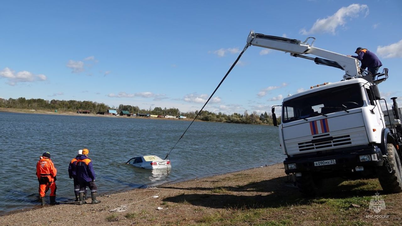 В озере села Некрасовка обнаружен автомобиль