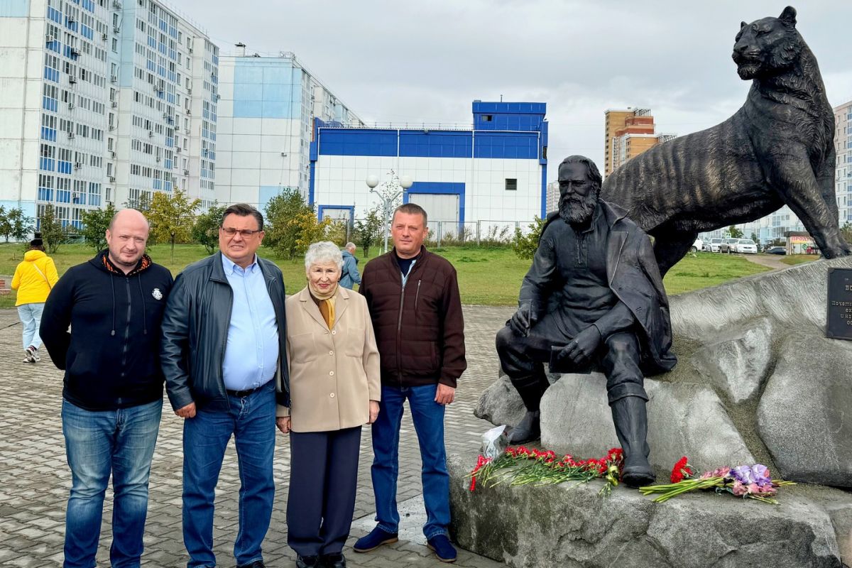Сысоев вернулся в&nbsp;Хабаровск. Памятник писателю-краеведу все же открыли