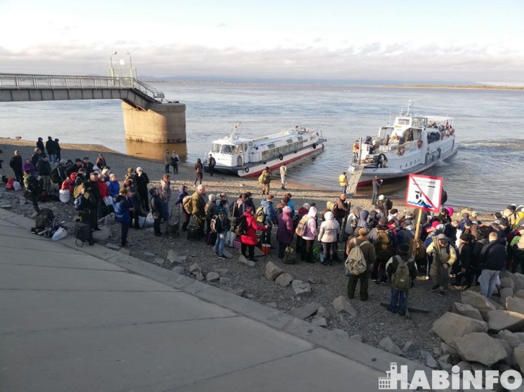 Речные трамвайчики меняют маршрут из-за низкого уровня воды
