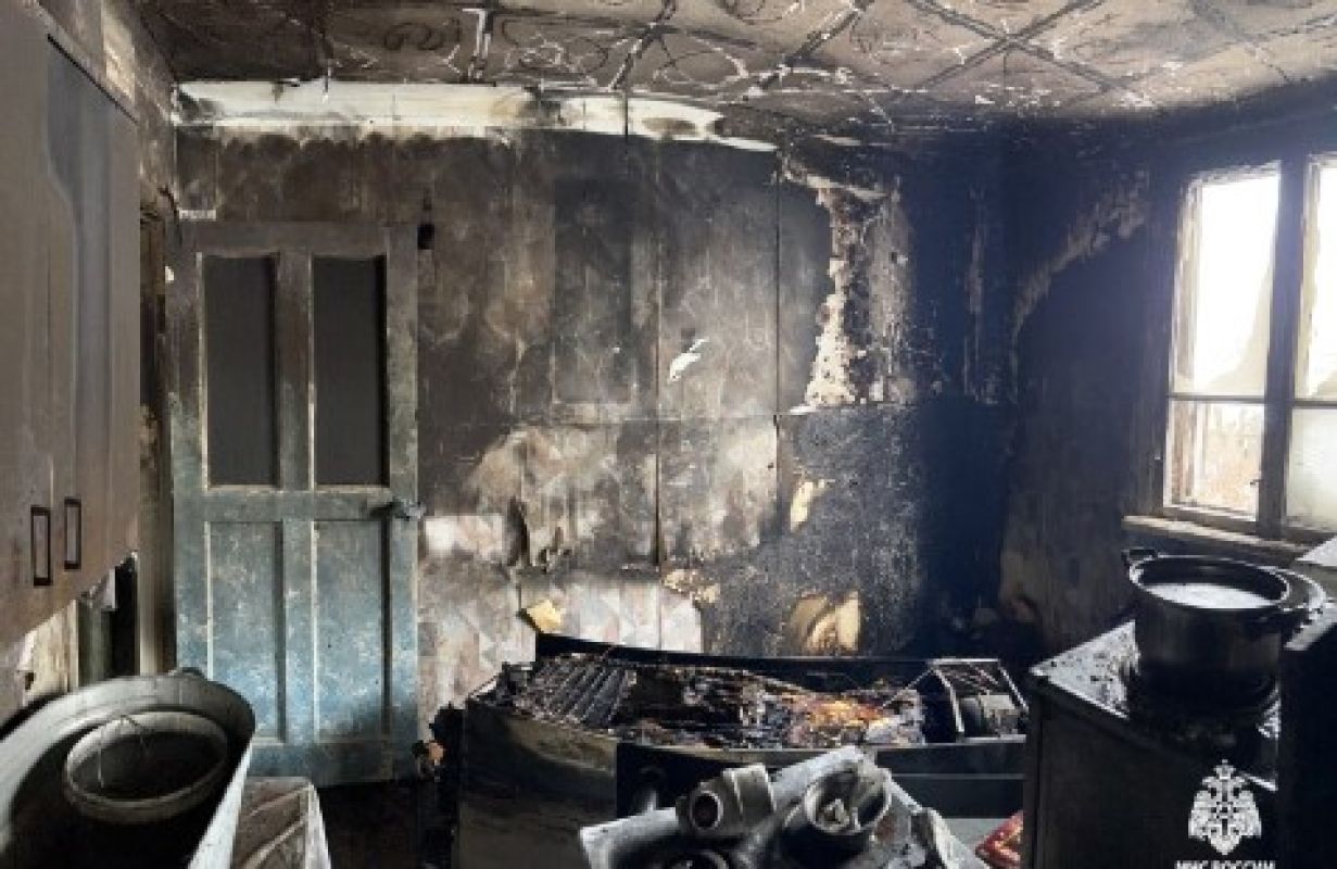 Пожилой мужчина погиб в результате пожара в Охотске