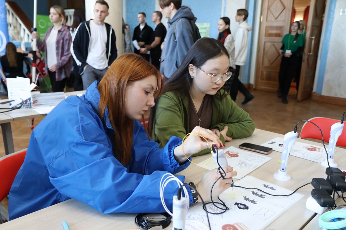 В Хабаровске проходит чемпионат «Профессионалы — 2025»
