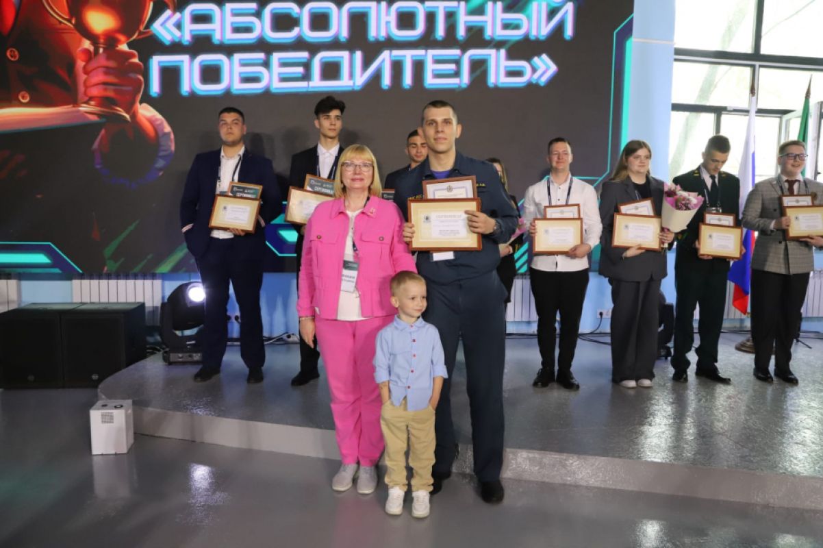 Хабаровчанин Александр Олексиенко победил в&nbsp;конкурсе «Лучший выпускник среднего профессионального образования»