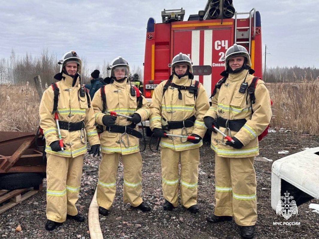 В Хабаровске огнеборцы тушили пожар на&nbsp;улице Гагарина