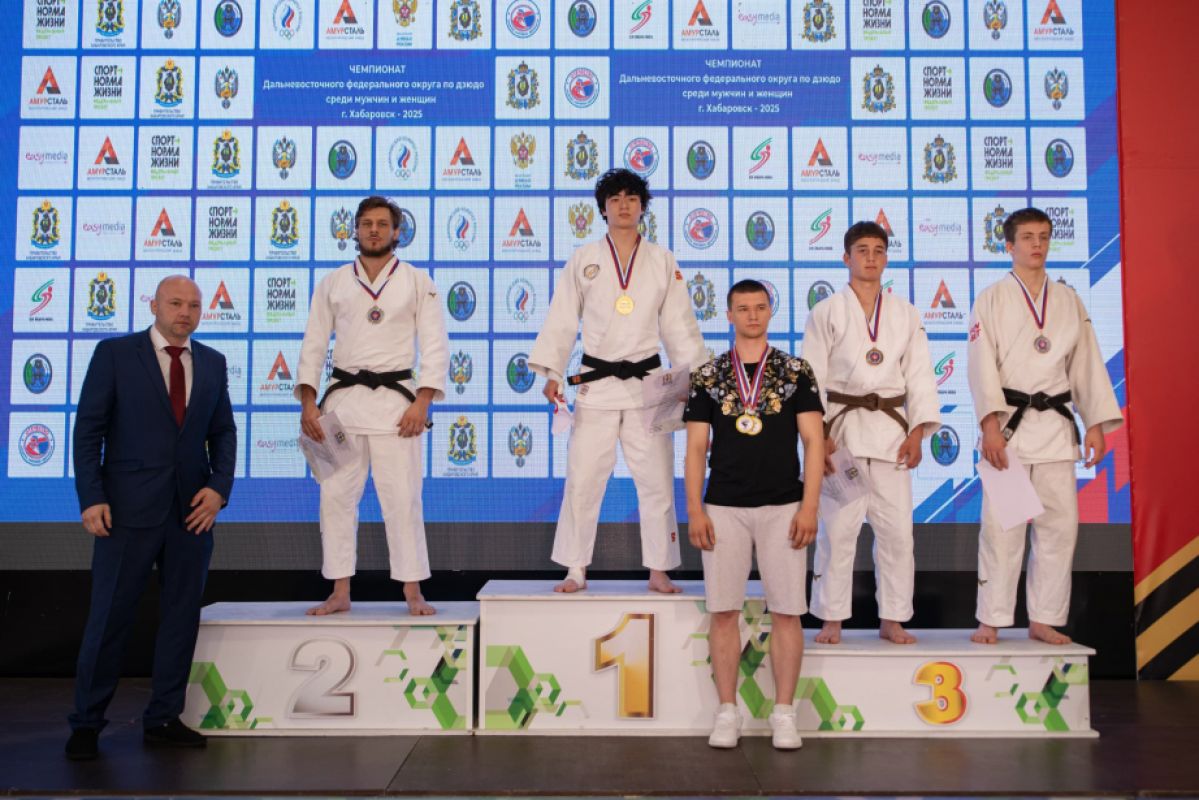 Восемь медалей завоевали хабаровские дзюдоисты на&nbsp;чемпионате Дальнего Востока