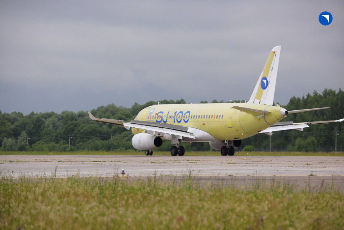 Импортозамещенный SSJ-100 совершил перелет с&nbsp;Дальнего Востока в&nbsp;Подмосковье&nbsp;