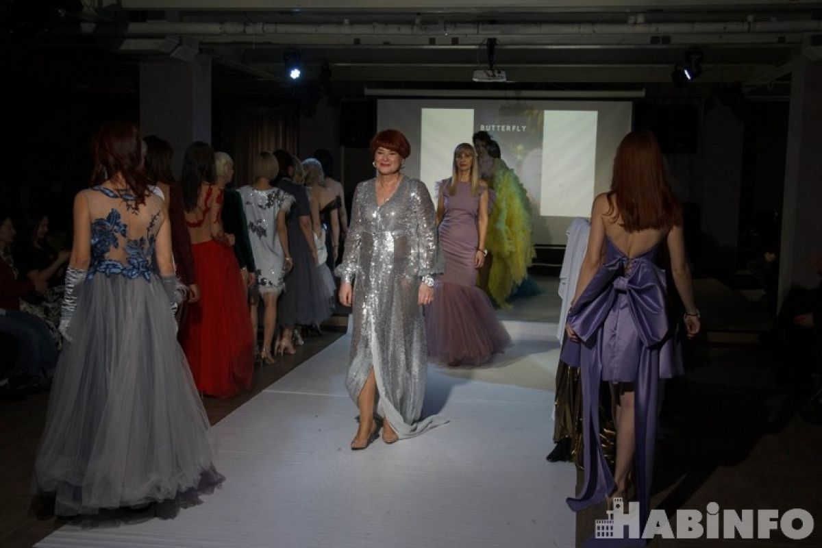 Долой домашние тапочки и халаты: показ мод для женщин «50 плюс» в Хабаровске