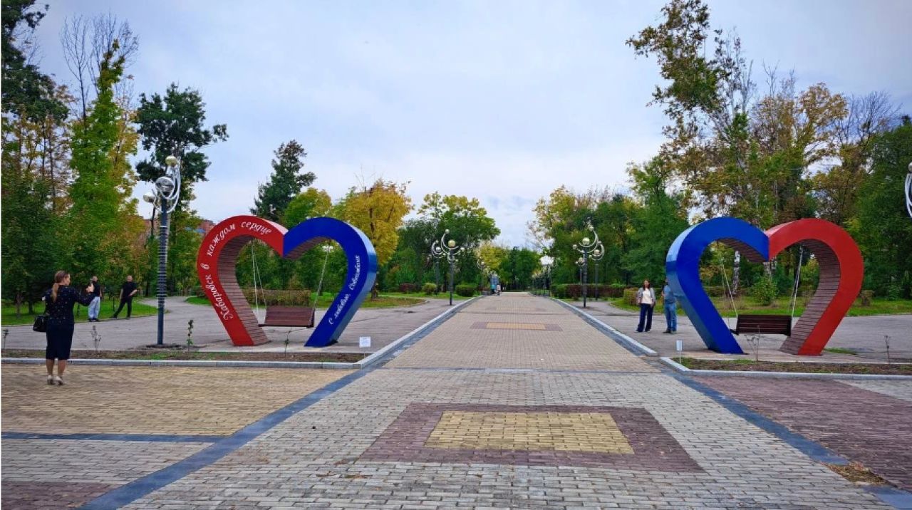 Новые качели появились в&nbsp;одном из&nbsp;парков Хабаровска