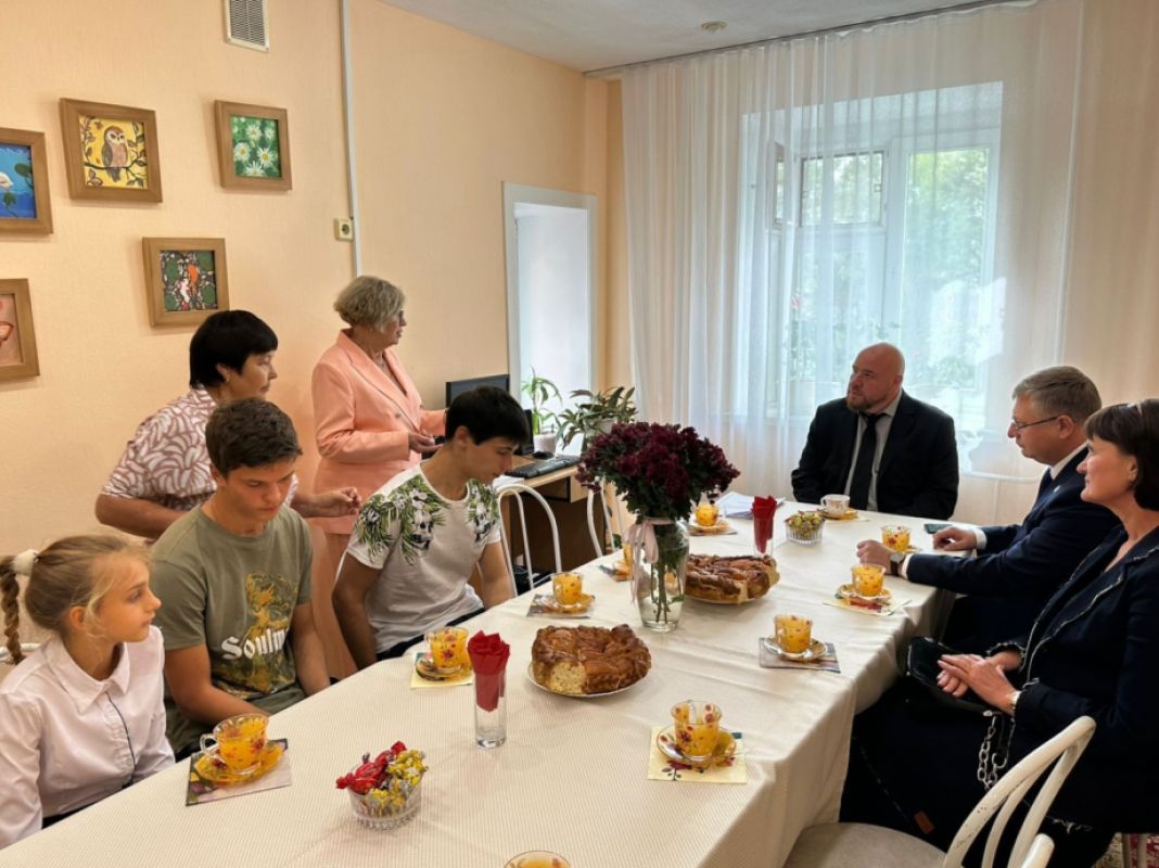 Каждому ребёнку нужны мама и&nbsp;папа