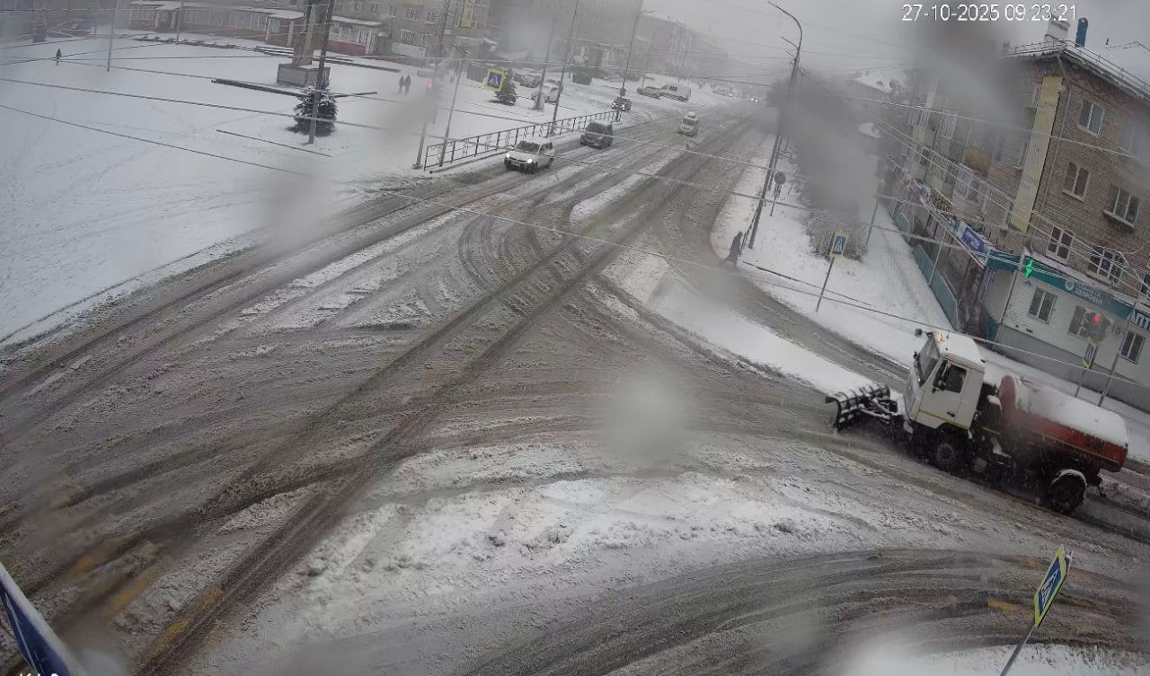 Снегопад парализовал движение в Советской Гавани