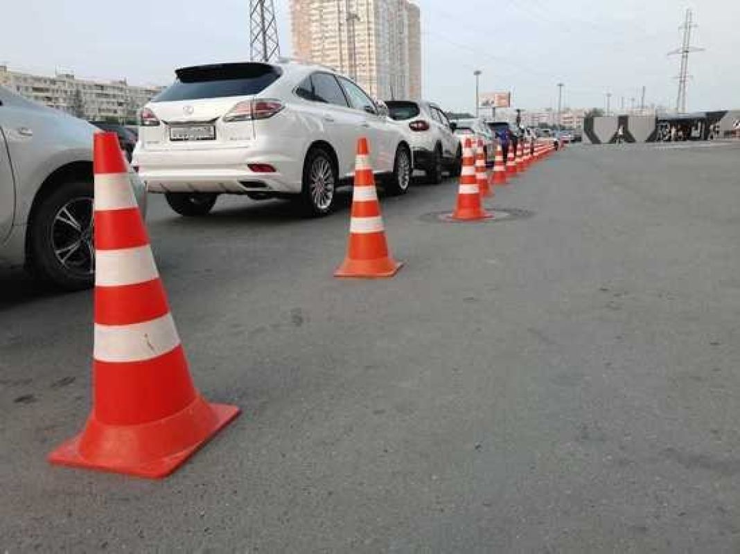 Парковка на&nbsp;газонах в&nbsp;Хабаровске обернулась штрафами для&nbsp;39 автовладельцев