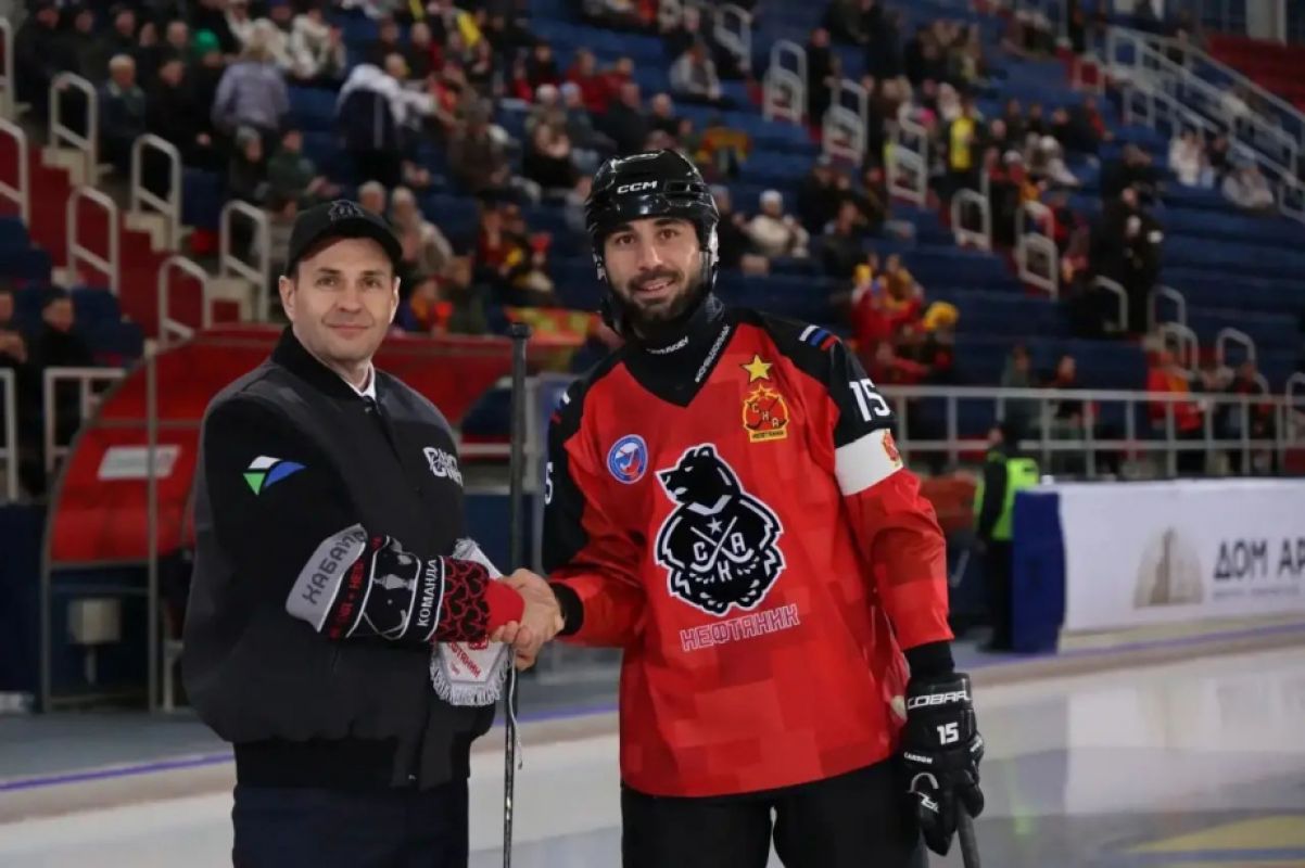 «СКА‑Нефтяник» открыл домашний сезон чемпионата России по&nbsp;хоккею с&nbsp;мячом победой