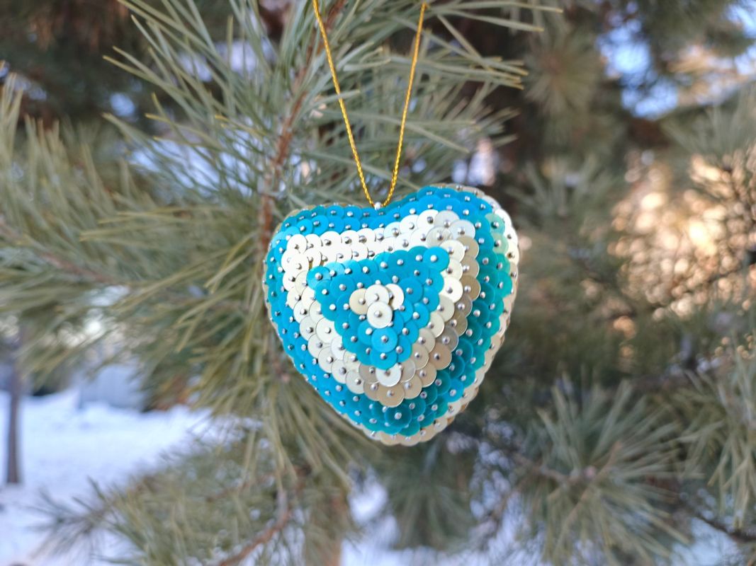 Мастер-класс от&nbsp;«Хабинфо»: ёлочная игрушка из&nbsp;пайеток