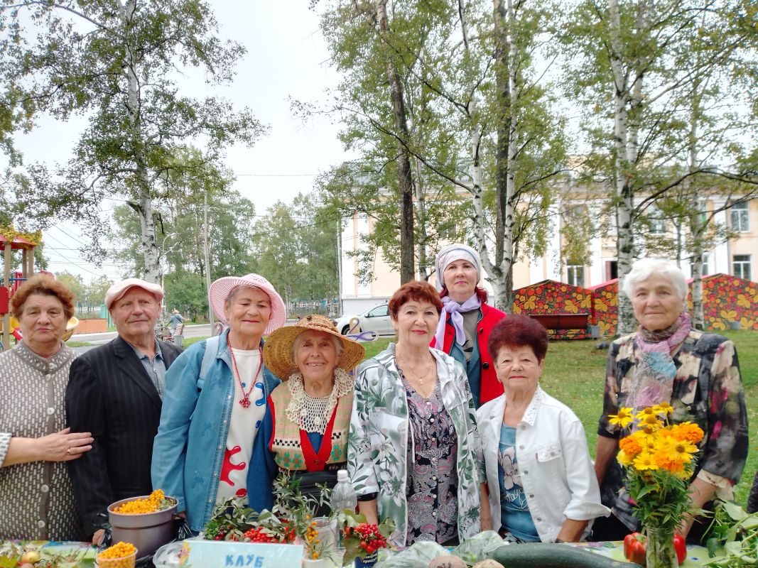 Члены клуба «Урожай»