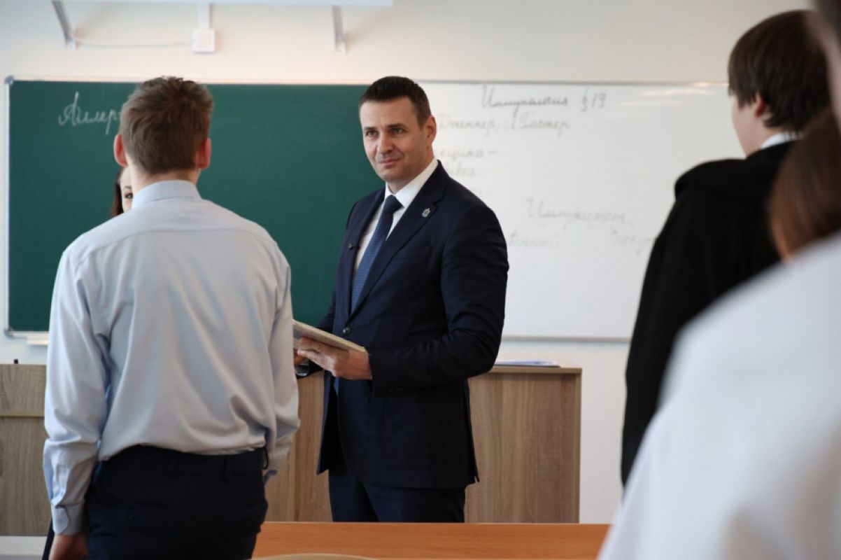 Дмитрий Демешин посетил обновлённые школы в&nbsp;Некрасовке