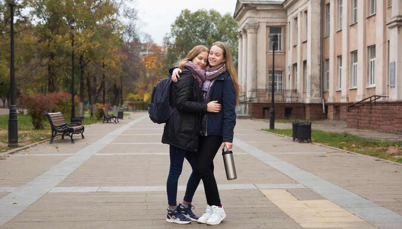 Какой сегодня праздник: Международный день объятий