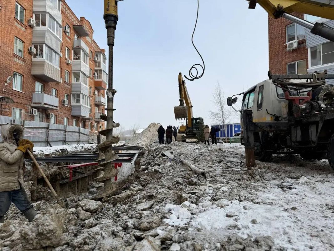 Представители профильных ведомств проверили стройку на&nbsp;Крещенской в&nbsp;Хабаровске