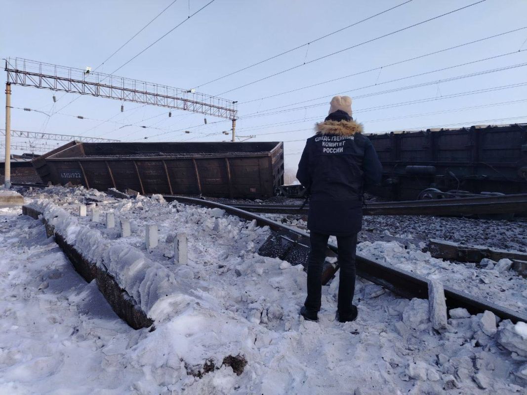 На железной дороге в&nbsp;Хабаровском крае перевернулись 16 вагонов с&nbsp;углём