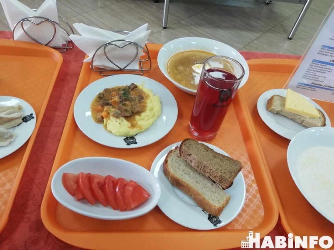 Охват горячим питанием в&nbsp;школах Хабаровского края вырос, но&nbsp;нарушения остаются
