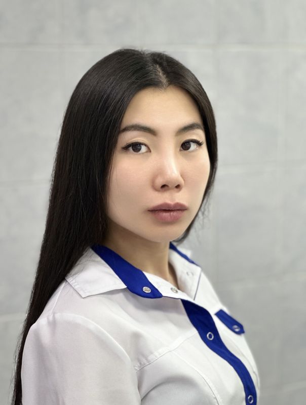 Хван Евгения Юрьевна, врач-стоматолог общей практики, хирург-имплантолог, пародонтолог стоматологического центра «Дент-Имплант»