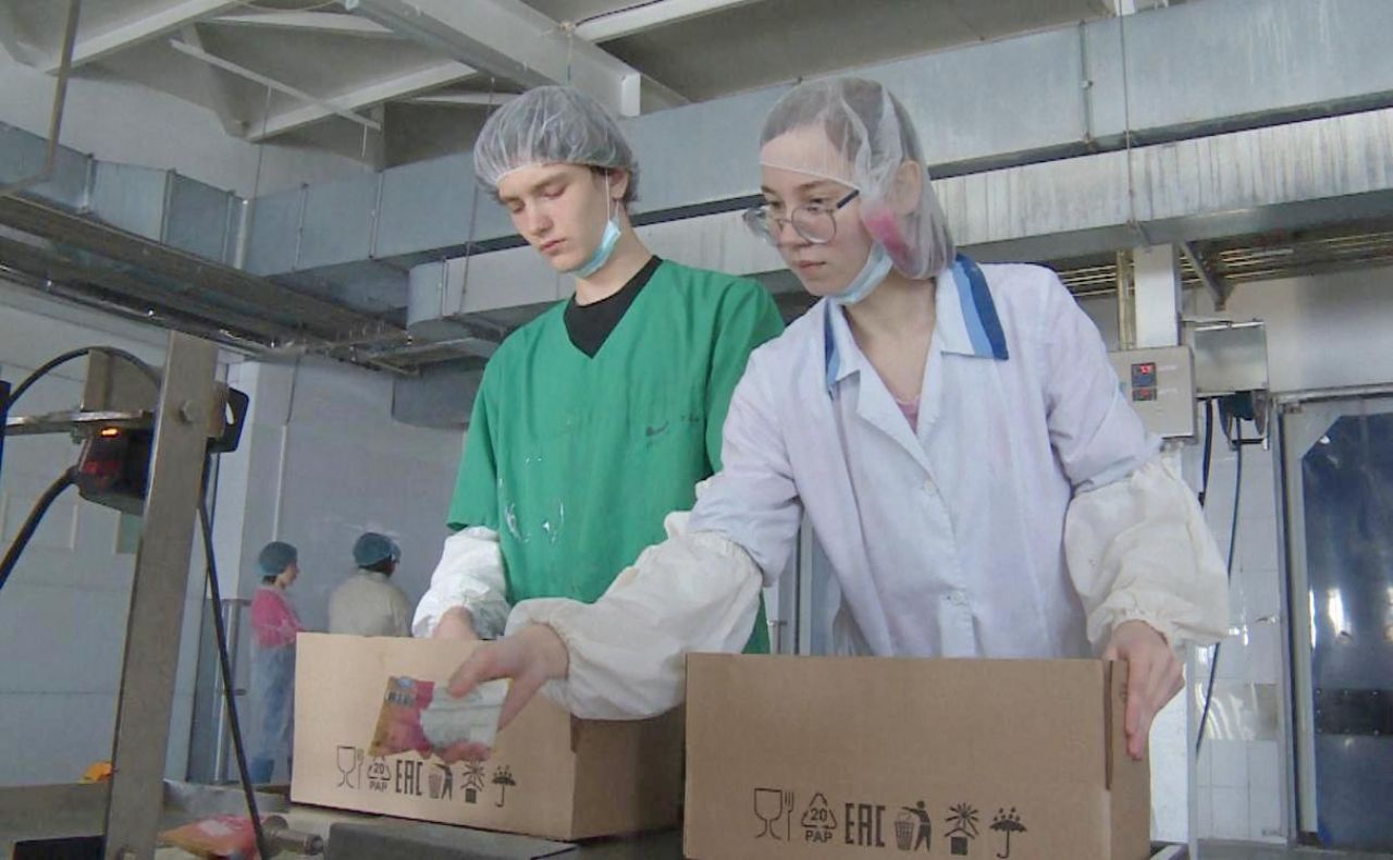 Будущие технологи осваивают профессию на&nbsp;молочном комбинате Хабаровского края